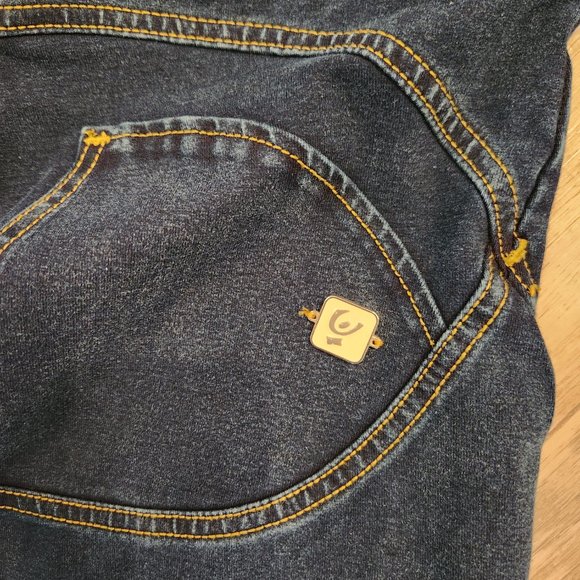 Livify Freddy's dark blue, high waist jeans - Picture 3 of 4